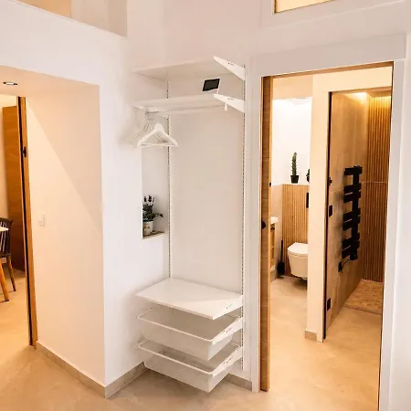 Renovated Cozy Haven - Old Town And Appartement